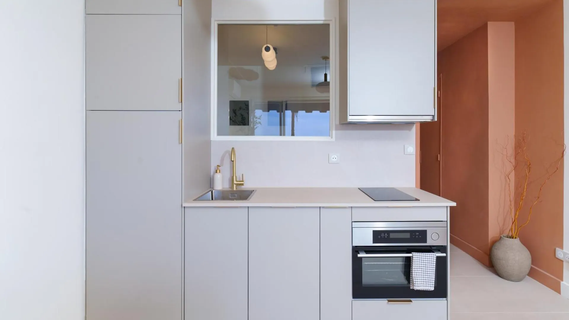 아파트 Studio Terrasse Vue Mer Idyllique 앙티브 프랑스